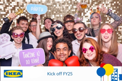 Fotokoutek na večírek Kick off FY25 IKEA