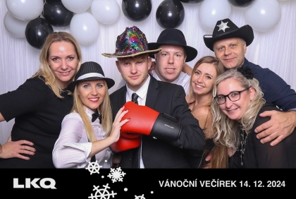 Fotokoutek na vánoční večírek LKQ 2024