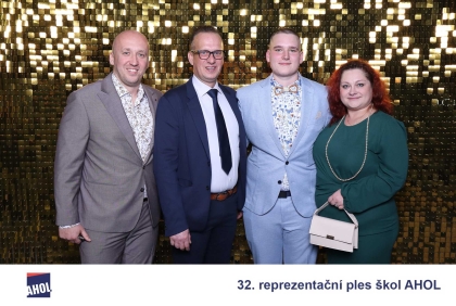 Fotokoutek na ples škol AHOL