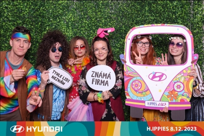 Fotokoutek na vánoční večírek Hyunday Hippies